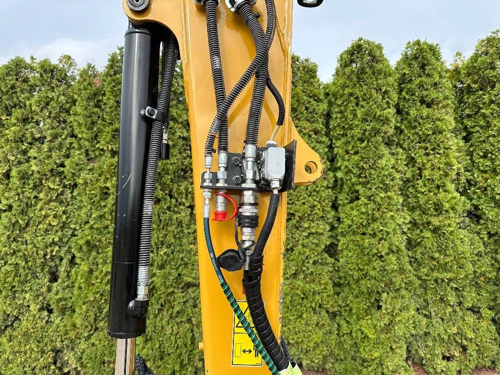 Mini pelle Caterpillar 305.5 E2 CR avec Accessoires – Image 31