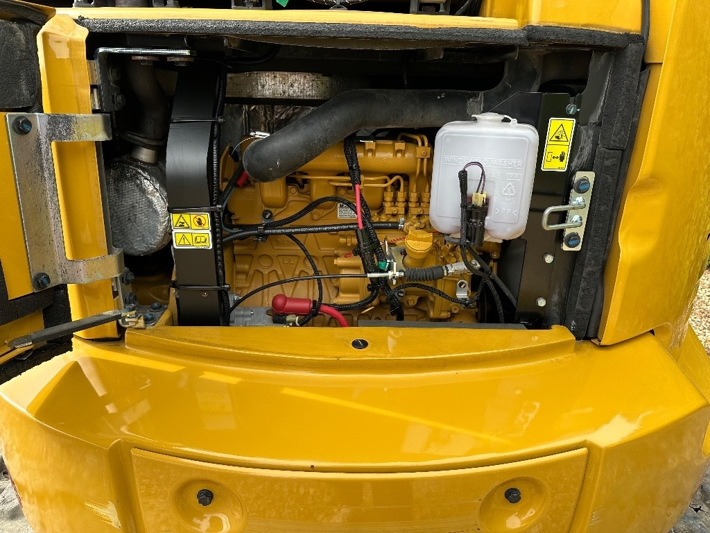 Mini pelle Caterpillar 305.5 E2 CR avec Accessoires – Image 36