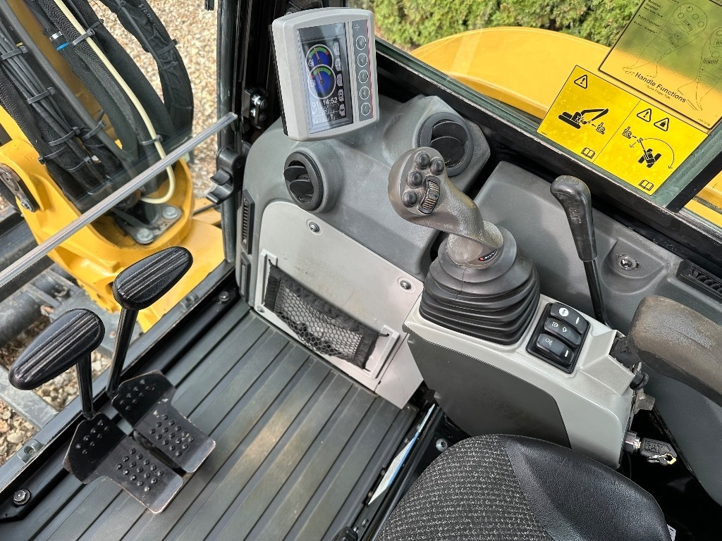 Mini pelle Caterpillar 305.5 E2 CR avec Accessoires – Image 39