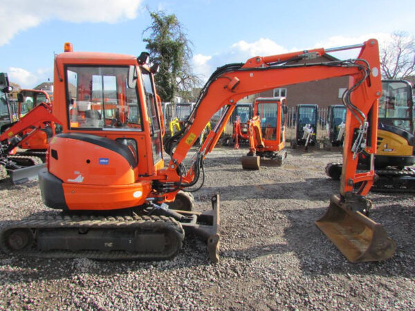 Mini pelle Kubota U 35-3 – Image 4