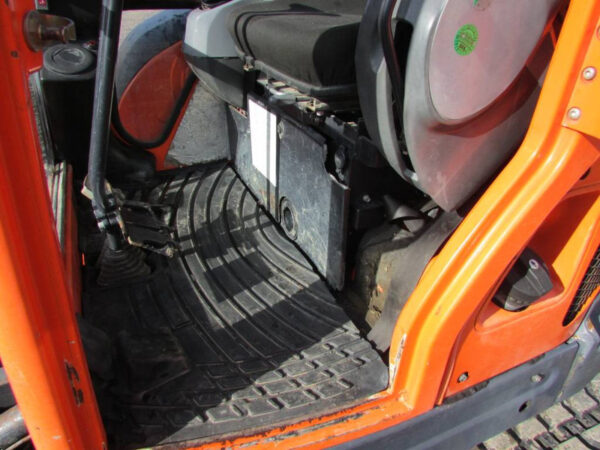 Mini pelle Kubota U 35-3 – Image 9