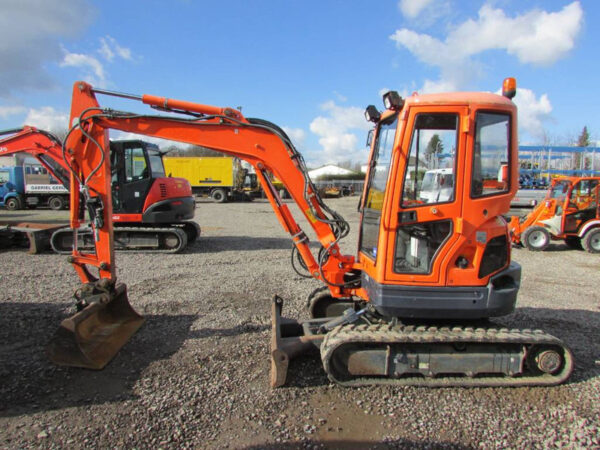 Mini pelle Kubota U 35-3 – Image 10