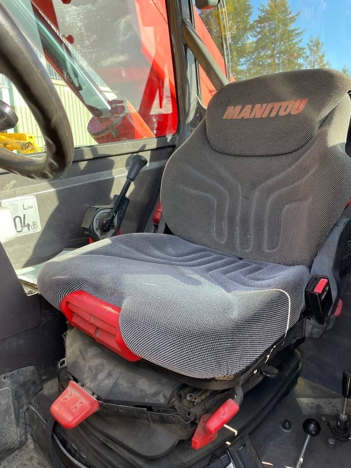 Manitou MVT-675 Fourches/ Godet/ Fouches à fumier – Image 5