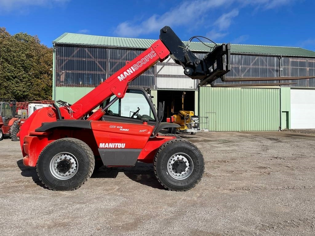 Manitou MVT-675 Fourches/ Godet/ Fouches à fumier – Image 13