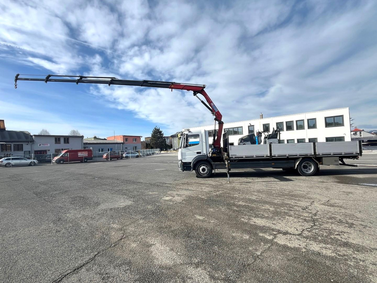 Camion Mercedes Atego 1527 + Grue HMF 1120-K5 – Image 2