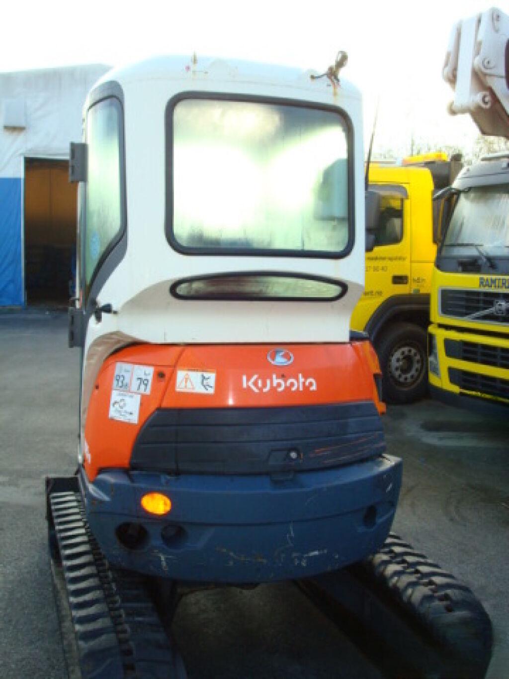 Mini pelle Kubota U25-3 avec accessoire – Image 4