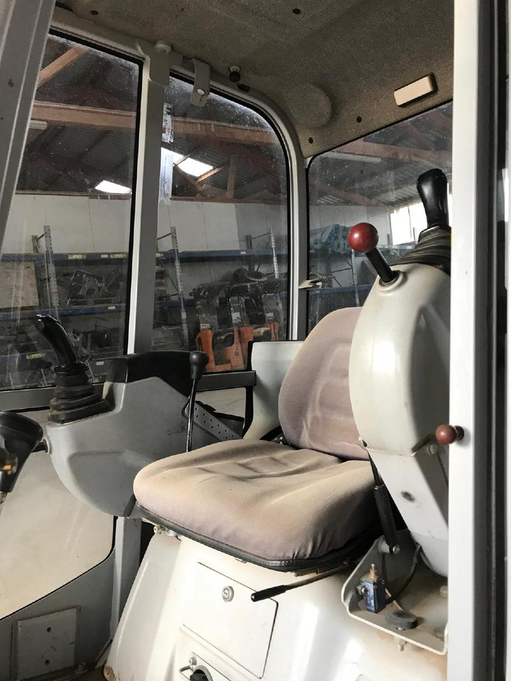 Mini-pelle Wacker Neuson 1404 avec 3 godets – Image 7