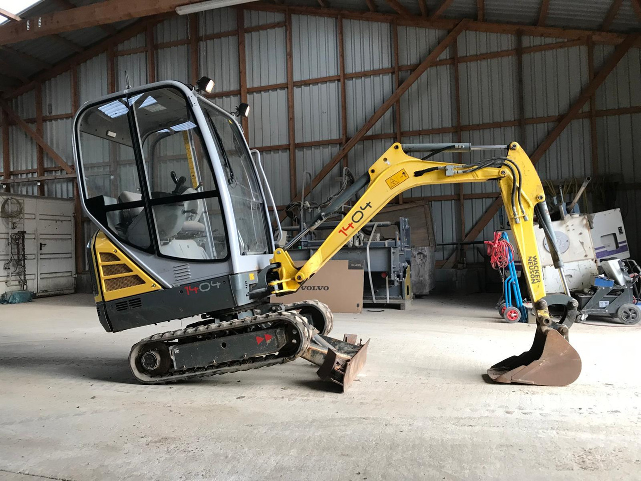 Mini-pelle Wacker Neuson 1404 avec 3 godets – Image 2