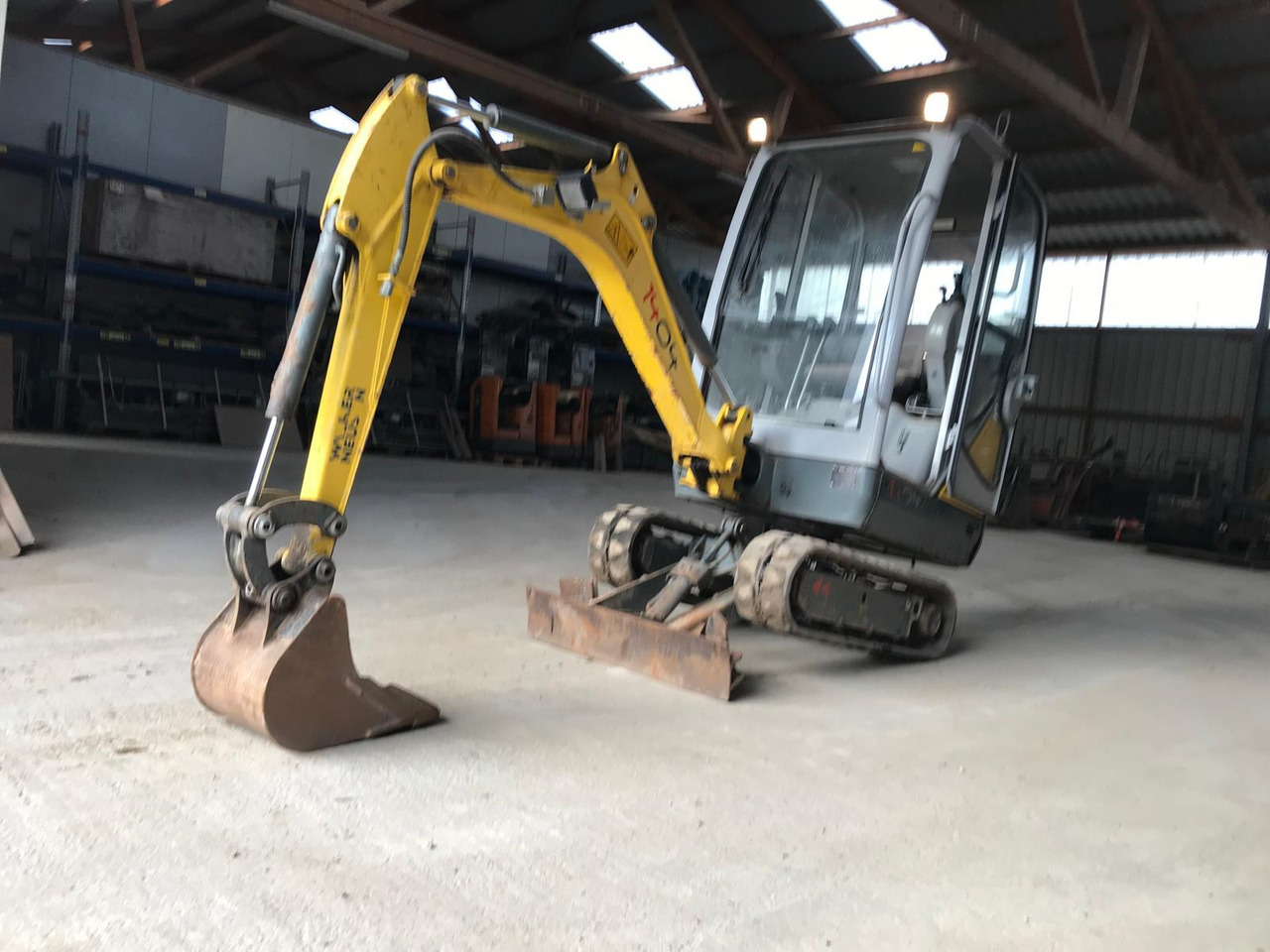Mini-pelle Wacker Neuson 1404 avec 3 godets – Image 19