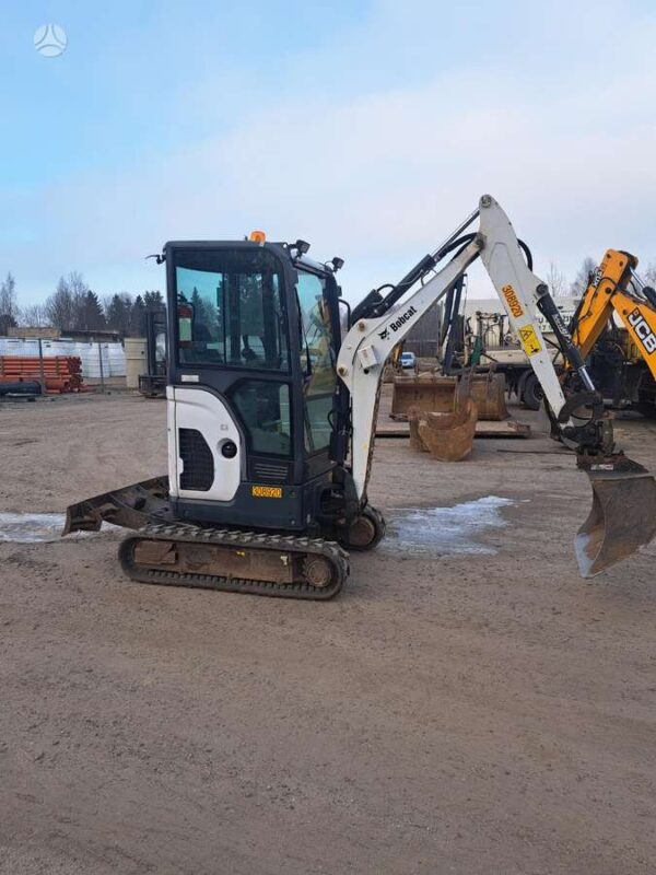 Mini pelle Bobcat E20 + 3 godets – Image 2