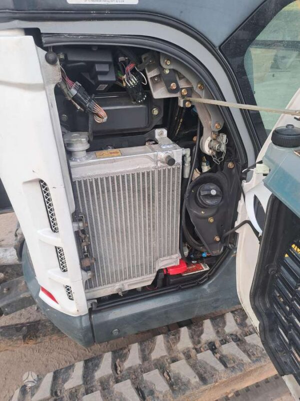 Mini pelle Bobcat E20 + 3 godets – Image 19