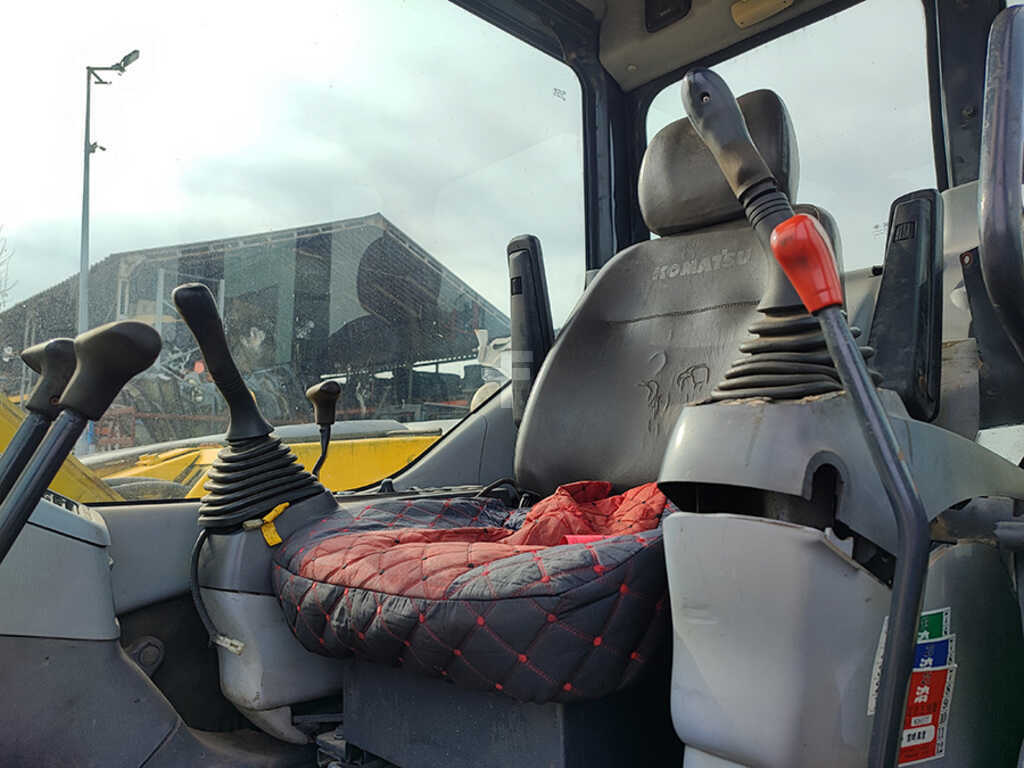 Mini pelle Komatsu PC 78 US-6 avec 3 godets – Image 14