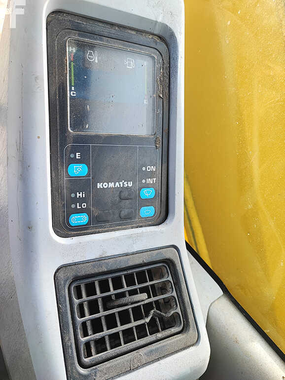 Mini pelle Komatsu PC 78 US-6 avec 3 godets – Image 17