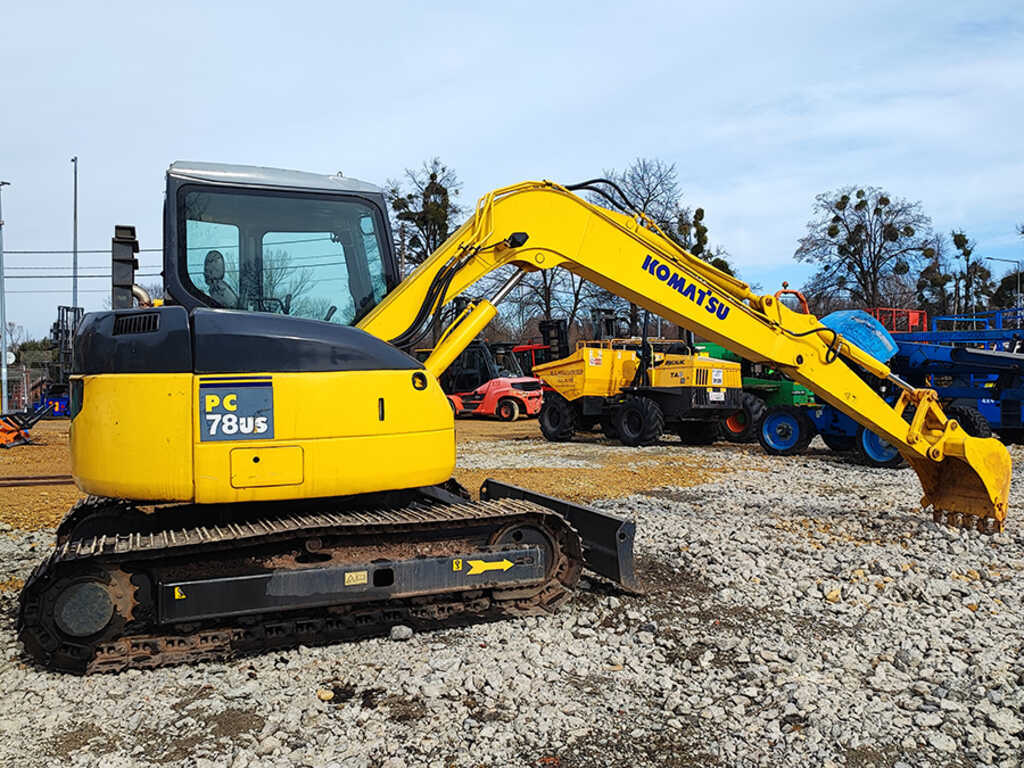 Mini pelle Komatsu PC 78 US-6 avec 3 godets – Image 10