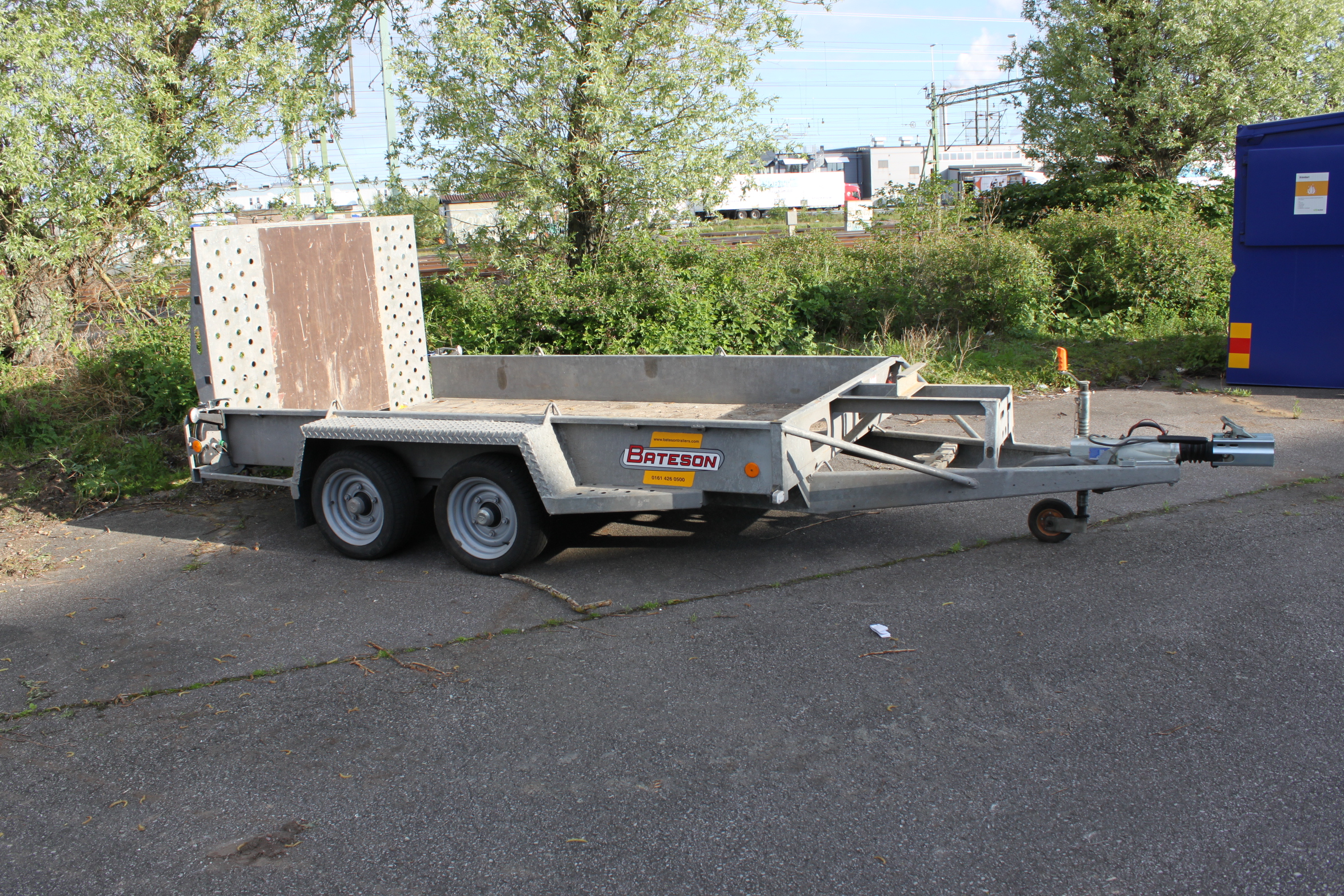 Mini pelle Volvo ECR 25D avec Engcon et remorque – Image 19