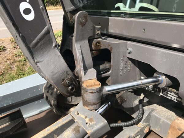 Mini pelle Volvo EC18 avec remorque – Image 12