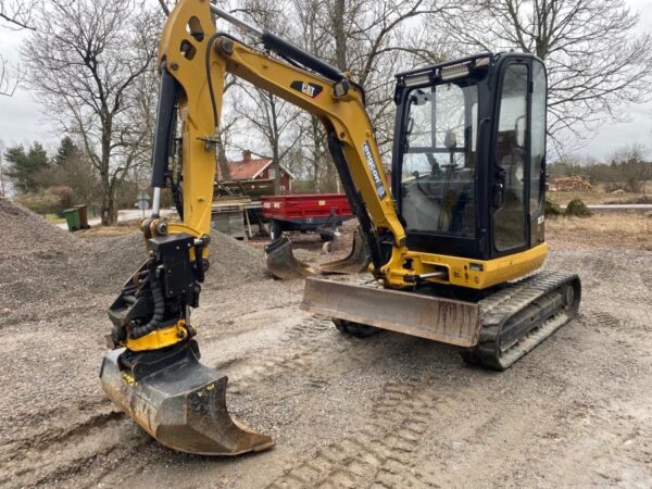 mini pelle Caterpillar 302.7D accessoire et Remorque – Image 3