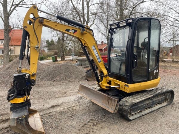 mini pelle Caterpillar 302.7D accessoire et Remorque – Image 16