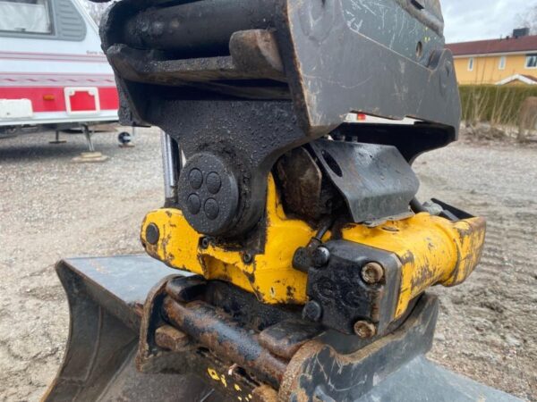 mini pelle Caterpillar 302.7D accessoire et Remorque – Image 24