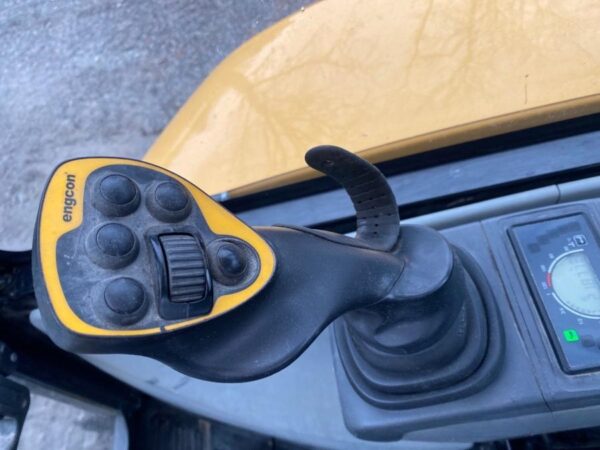 mini pelle Caterpillar 302.7D accessoire et Remorque – Image 80