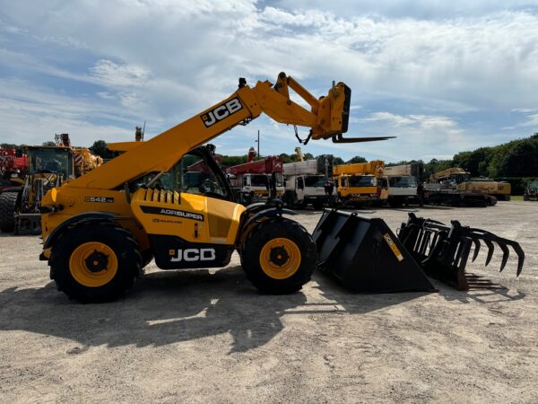 Chariot télescopique JCB 542-70 Accessoires: Fourches/ Godet/ Fouches à fumier – Image 6