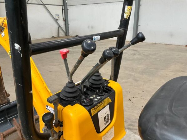 Mini pelle JCB 8008 avec 3 godets – Image 2