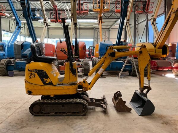 Mini pelle JCB 8008 avec 3 godets – Image 3