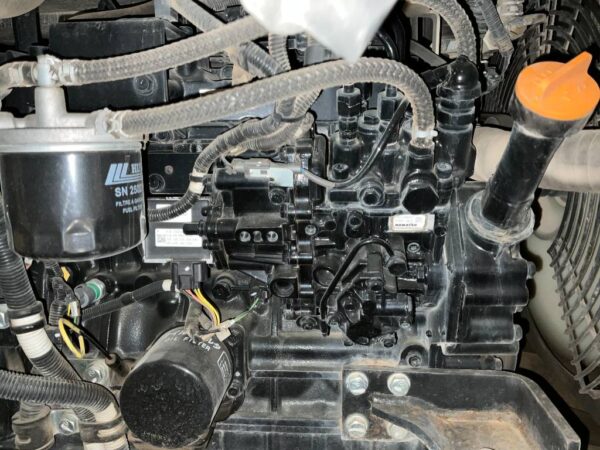Mini pelle Komatsu PC 55 MR-5 avec 3 godets – Image 7