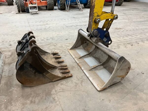 Mini pelle Komatsu PC 55 MR-5 avec 3 godets – Image 12