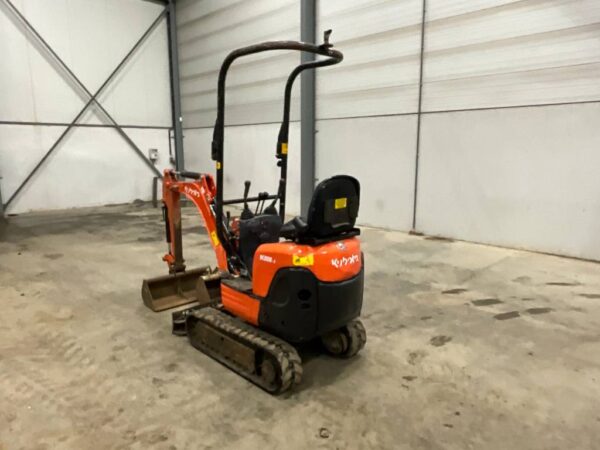 Mini-pelle Kubota K008-3 avec Accessoires – Image 7