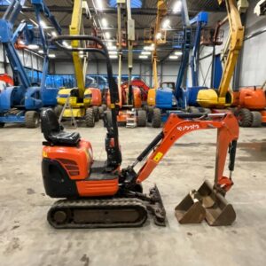 Mini-pelle Kubota K008-3 avec Accessoires