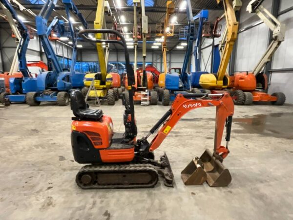 Mini-pelle Kubota K008-3 avec Accessoires