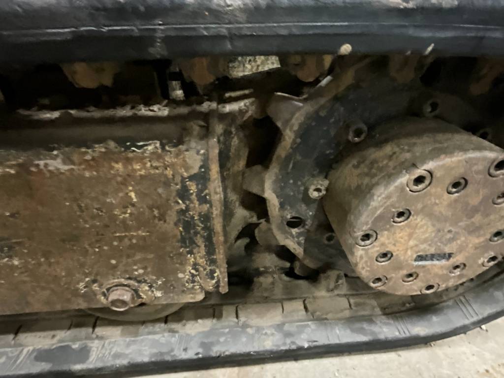 Mini-pelle Kubota K008-3 avec Accessoires – Image 8