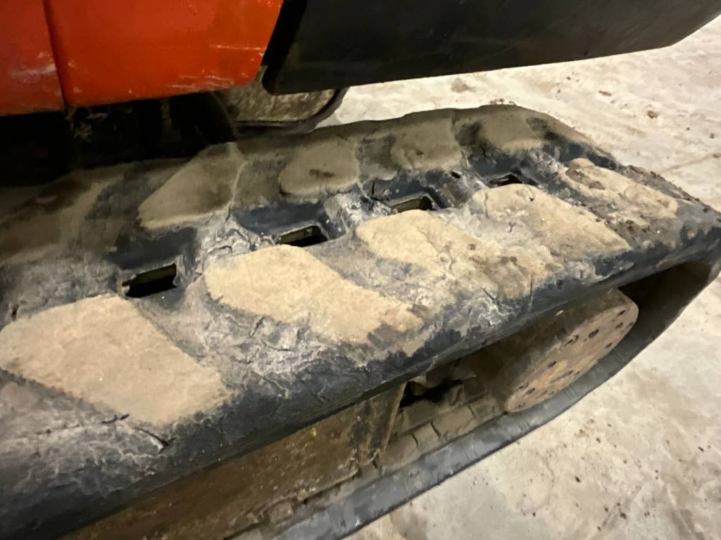 Mini-pelle Kubota K008-3 avec Accessoires – Image 9