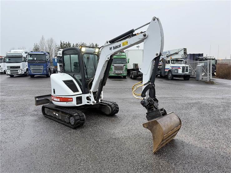 Mini pelle Bobcat 430HAG avec 3 godets – Image 3