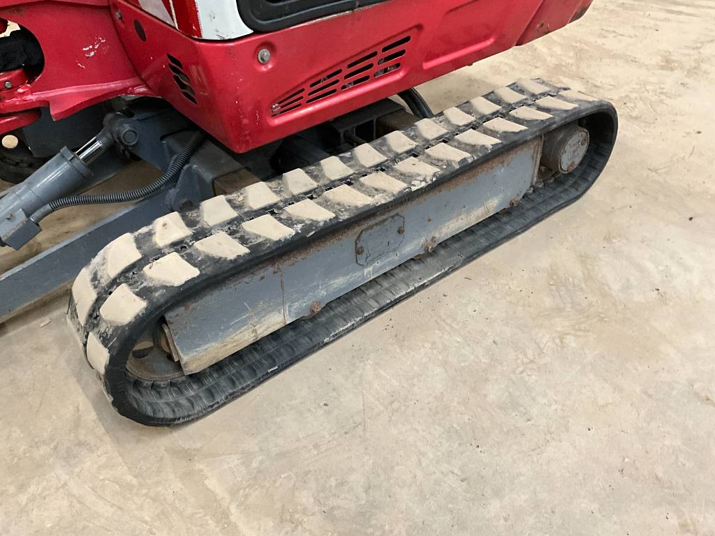 Mini pelle Takeuchi TB216 avec 3 godets – Image 7