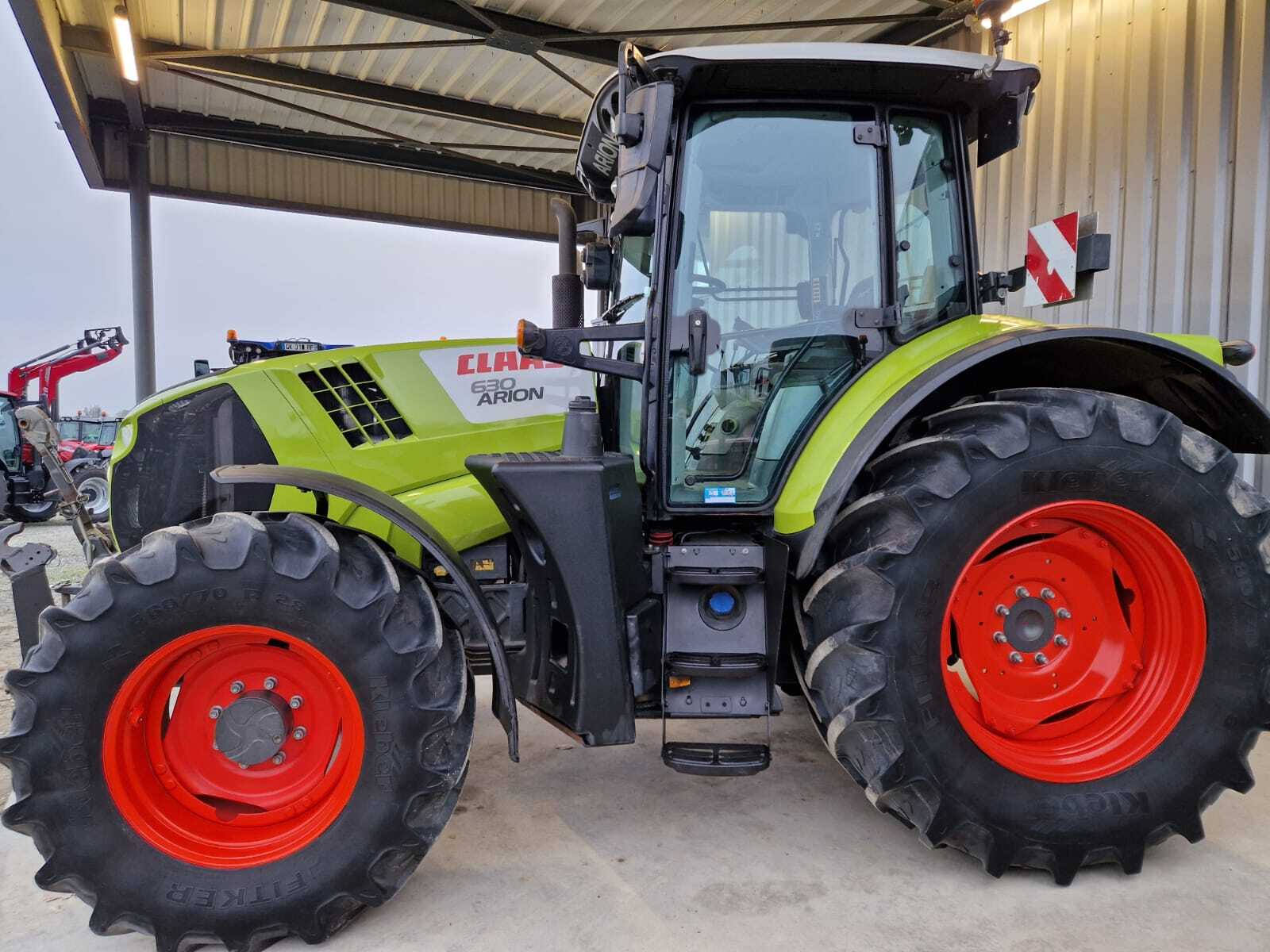Tracteur agricole CLAAS ARION 630 CIS – Image 6