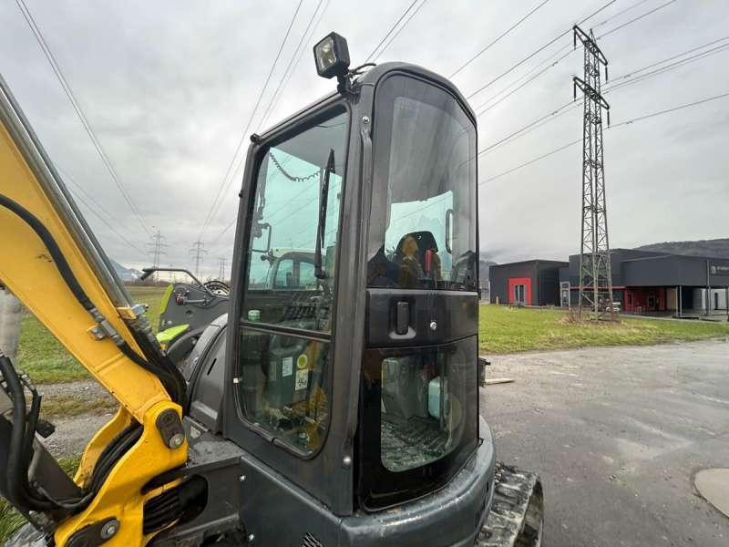 Mini pelle New holland E50B SR avec Accessoires – Image 6
