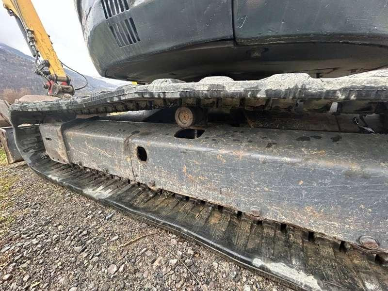 Mini pelle New holland E50B SR avec Accessoires – Image 10