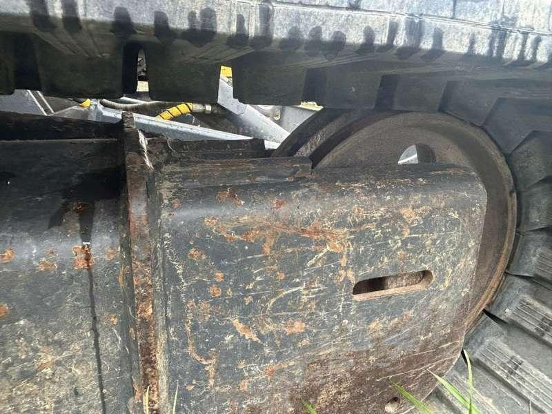 Mini pelle New holland E50B SR avec Accessoires – Image 17