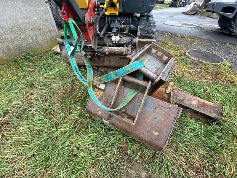 Mini pelle New holland E50B SR avec Accessoires – Image 24