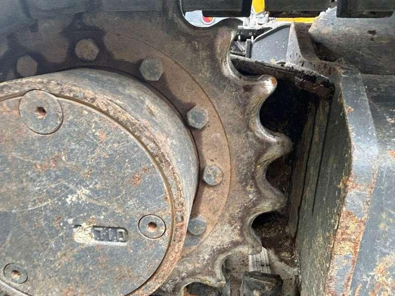 Mini pelle New holland E50B SR avec Accessoires – Image 27