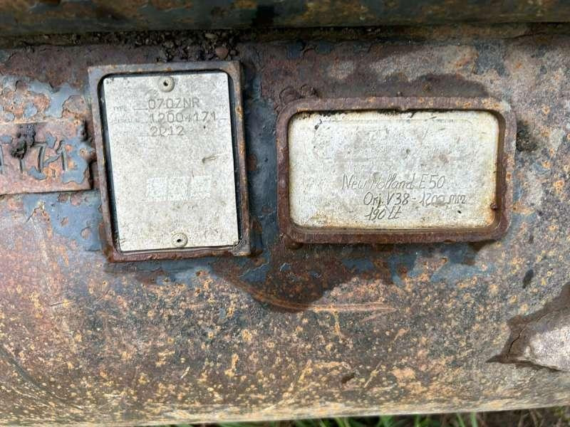 Mini pelle New holland E50B SR avec Accessoires – Image 31