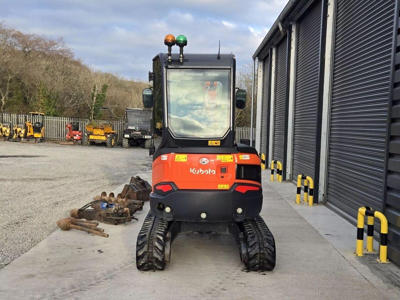 Mini-pelle Kubota U27-4 avec Accessoires neufs – Image 19