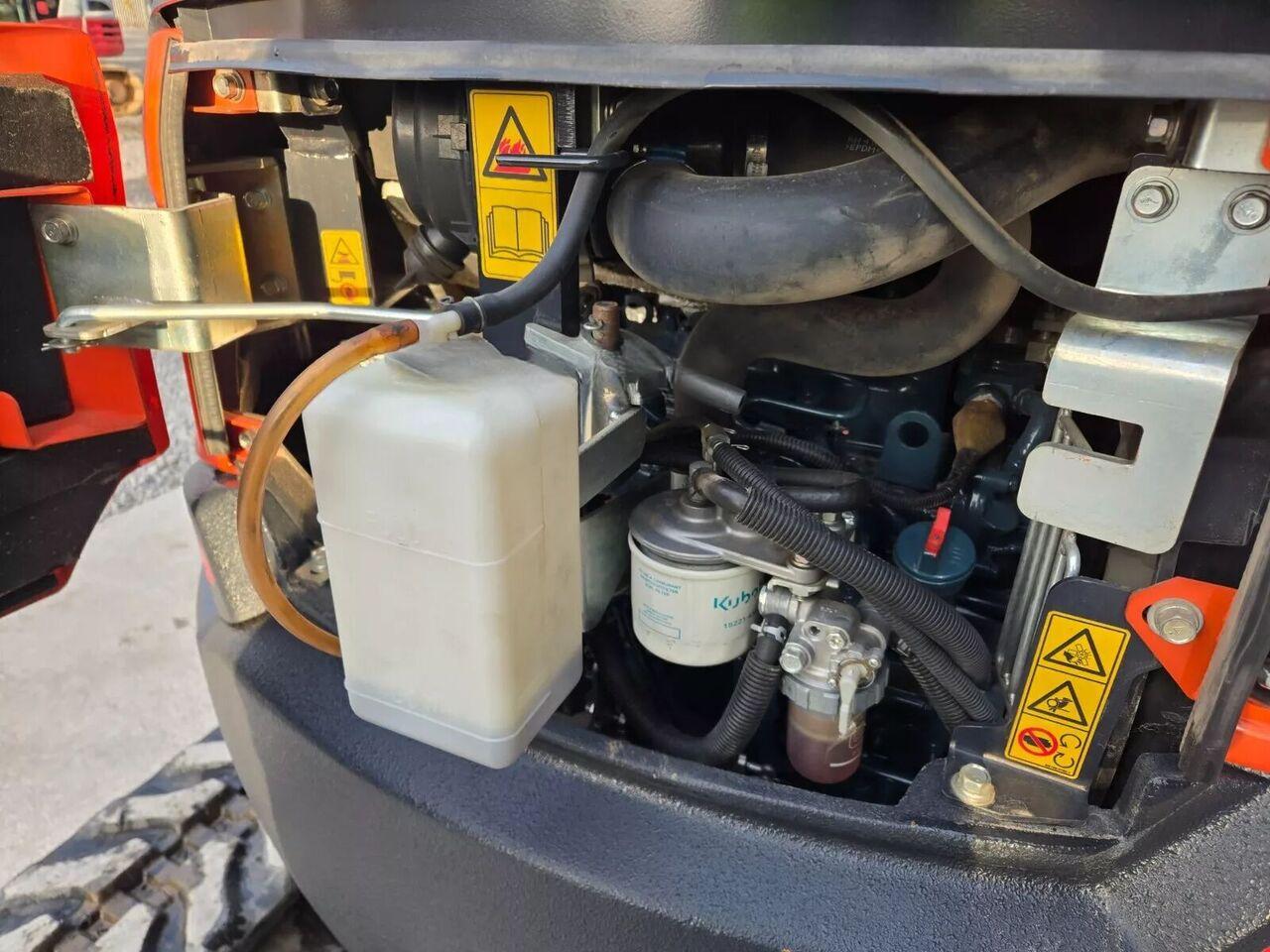 Mini-pelle Kubota U27-4 avec Accessoires neufs – Image 2