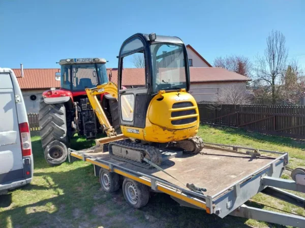 Mini pelle Jcb 8018 CTS avec 4 godets et remorque – Image 4
