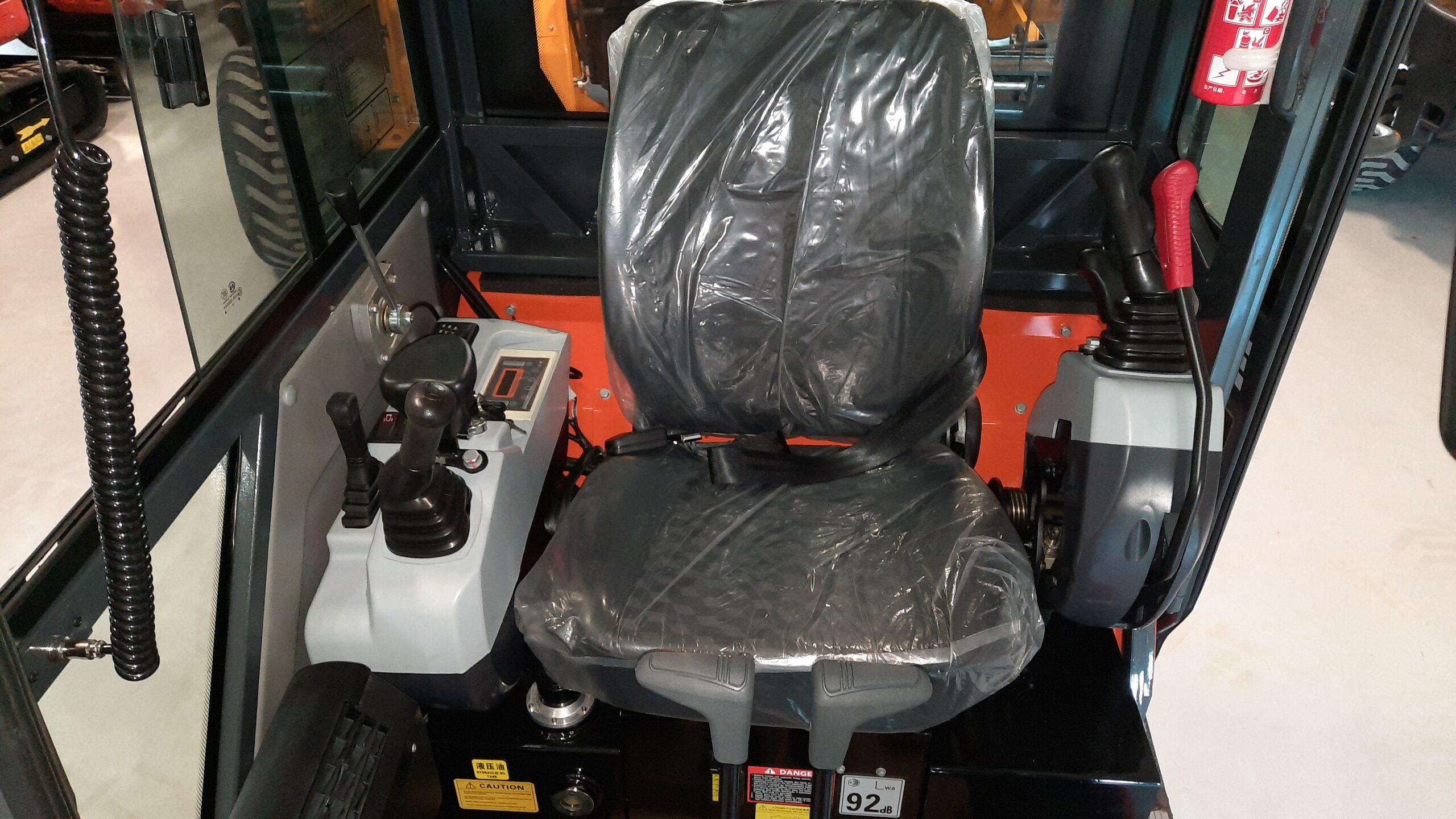 Mini pelle NANTE NT18D (2025) avec 3 godets et remorque – Image 7