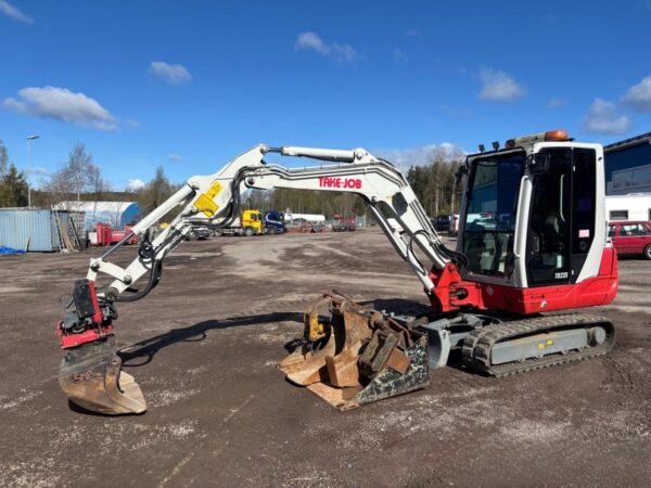 Mini pelles Takeuchi TB235 avec de nombreux outils – Image 54