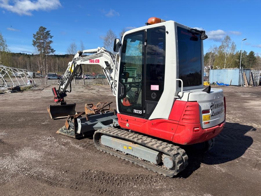 Mini pelles Takeuchi TB235 avec de nombreux outils – Image 50