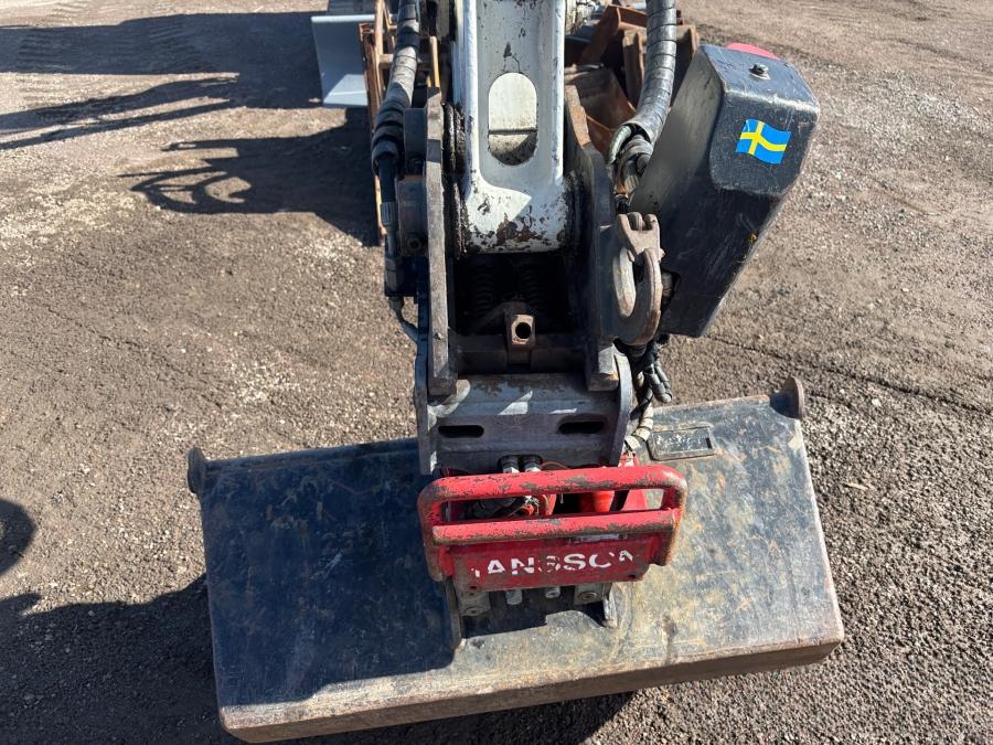 Mini pelles Takeuchi TB235 avec de nombreux outils – Image 42